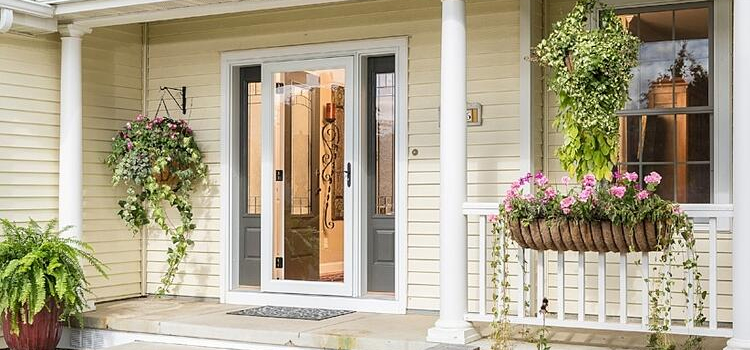 screen door installation in Fountain Valley
